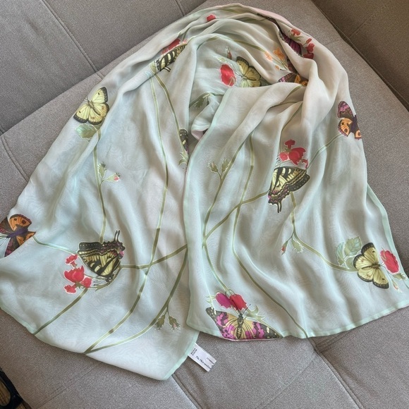 THE METROPOLITAN MUSEUM OF ART BUTTERFLY SCARF Silk blend made in Italy pink - Picture 2 of 8